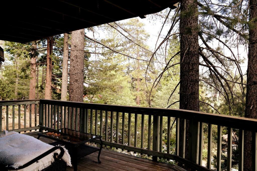 Glimmer Chalet Treetop A-Frame Cabin Lake View Lake Arrowhead Exterior photo